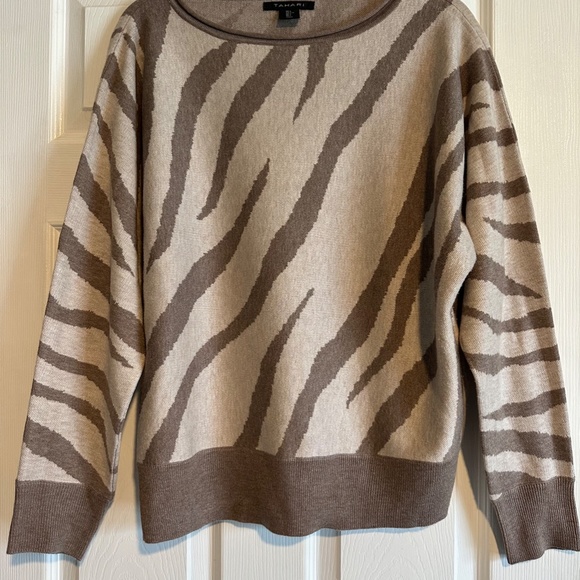 TAHARI Sweater Women's Beige Zebra Print Crew Neck Pullover Large - Picture 2 of 14